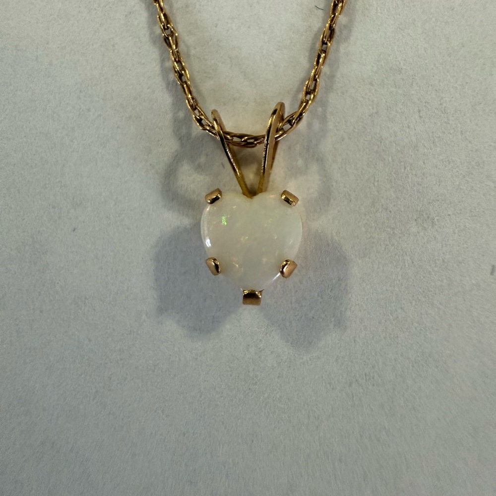Elegant Gold Heart Pendant Necklace